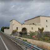 � possibile ammirare la Masseria gi� dalla tangenziale di Bari, l� dove svetta nei pressi dell�uscita per Poggiofranco